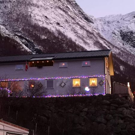 Hotel Iris Vedal Nauste Exteriér fotografie